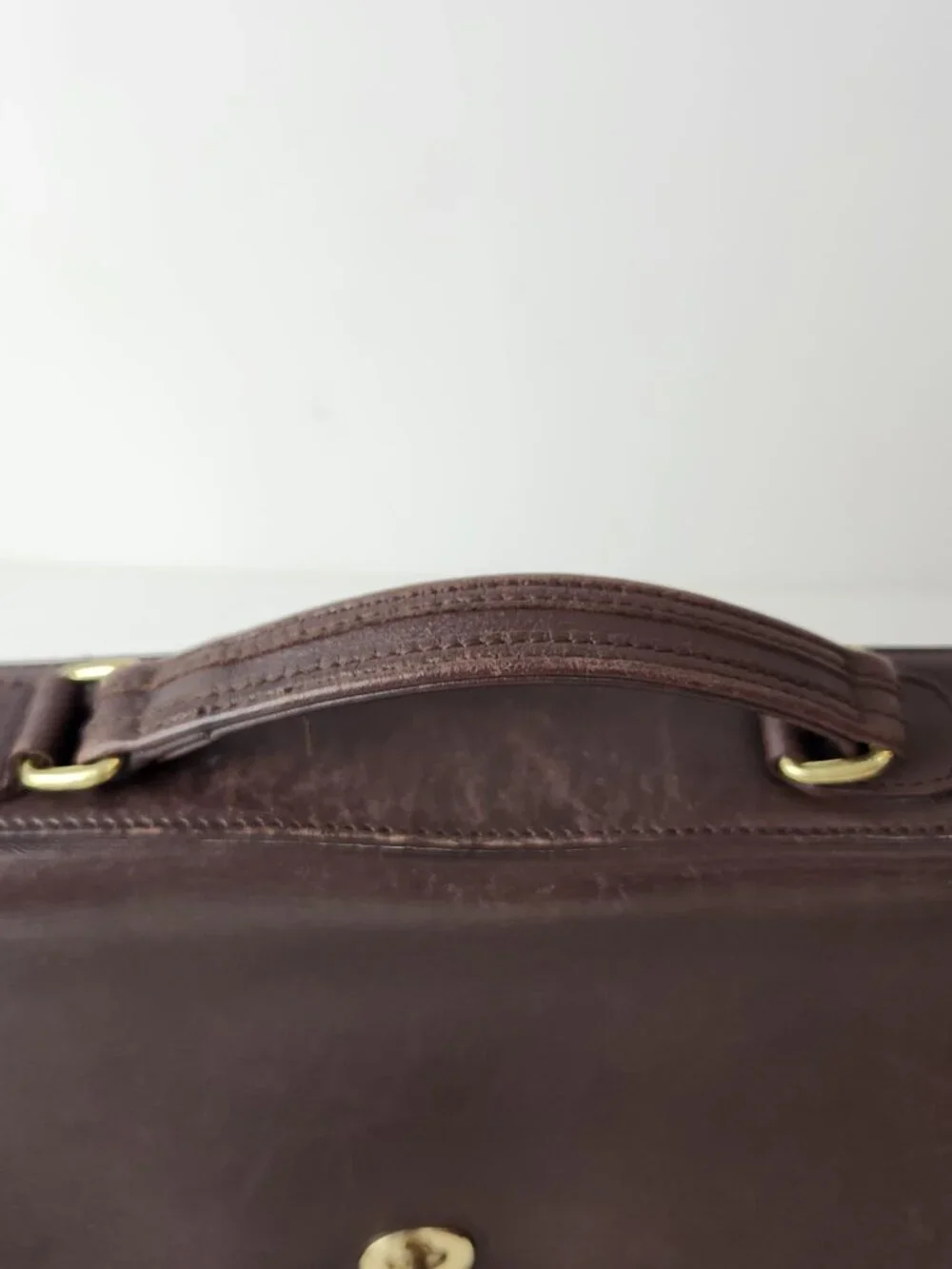 Hunt Club Messenger Bag Vintage Brown Leather Brass Turn Lock Removable Strap